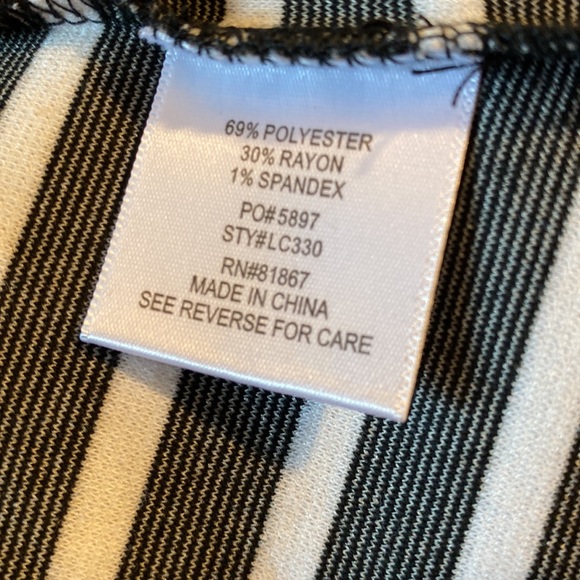 Oliva Sky Grey Vest- Size 1X black and white striped long vest - Picture 6 of 8